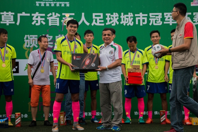 郑钦文赢得中网桂冠，世界排名跃升至第23位